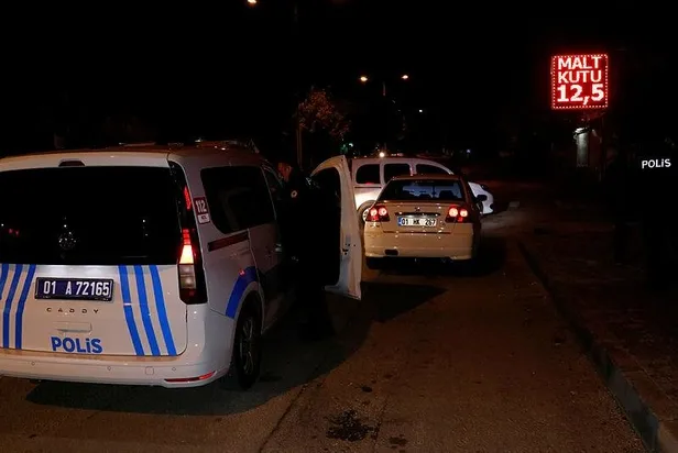 adanada-polisten-kacan-surucu-onu-kesilerek-durduruldu-yasal-sinirin-3-kati-alkollu-cikti-1639359629454.jpeg Adana'da polisten kaçan sürücü önü kesilerek durduruldu! Yasal sınırın 3 katı alkollü çıktı-3