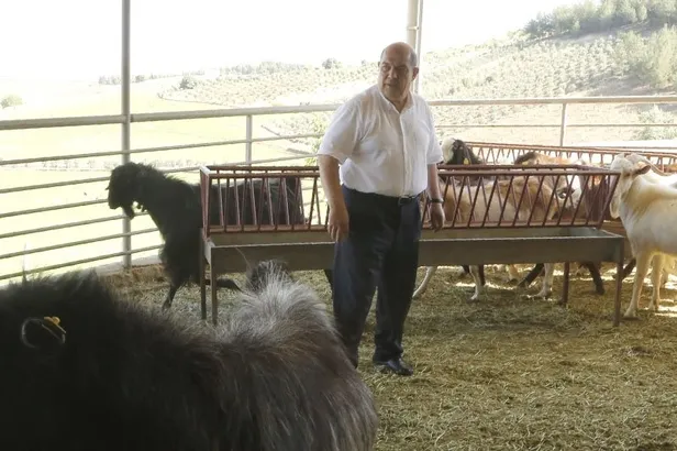 mehmet-sait-kanbur-kimdir-kac-yasinda-mado-sahibi-mehmet-sait-kanbur-nereli-serveti-ne-kadar-1637131810835.jpg MADO sahibi Mehmet Sait Kanbur nereli, serveti ne kadar? Mehmet Sait Kanbur kimdir, kaç yaşında?-5