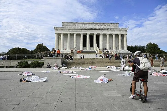 ABD Washington'da katil İsrail'in Gazze'ye yönelik saldırılarına karşı sembolik protesto eylemi düzenledi-7