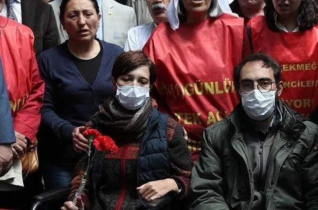 Kemal Kılıçdaroğlu'nun "kardeşim" dediği Nuriye Gülmen’e DHKP/C üyeliğinden 10 yıl hapis cezası