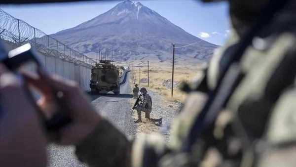 yerli-ve-milli-uretim-silahlar-mehmetcigin-gucune-guc-katiyor-1637129051936.jpg Yerli ve milli üretim silahlar Mehmetçiğin gücüne güç katıyor-3