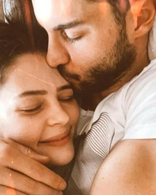 1608816405727.jpg Yıldız Çağrı Atiksoy sevgilisi Berk Oktay'a destek çıktı! 'Seninle gurur duyuyorum'-3