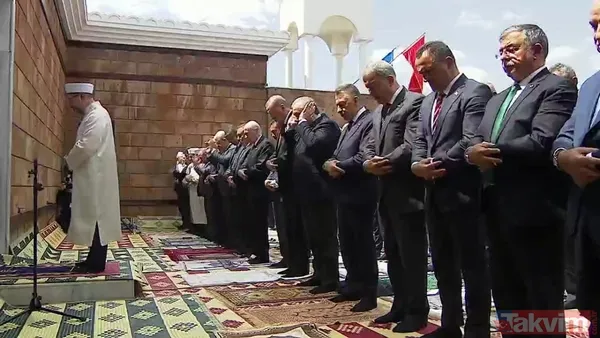 Malazgirt Zaferi'nin 951. yılı! Başkan Erdoğan cuma namazını zafer meydanında kıldı - 3