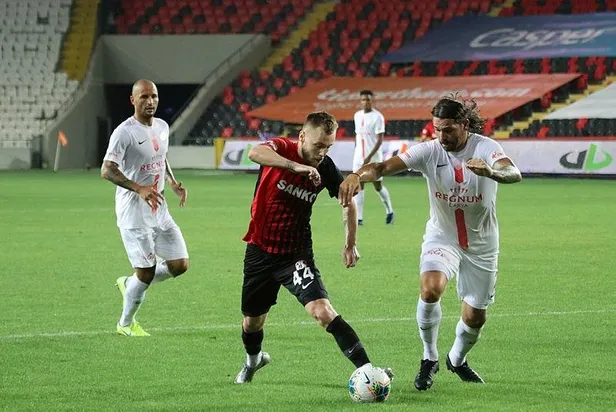 Gaziantep'te puanlar bölüşüldü | MAÇ SONUCU: Gaziantep FK 1 - 1 Fraport TAV Antalyaspor-1
