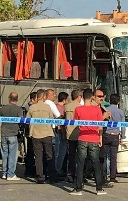 İzmir'de cezaevi servis arasına bombalı saldırı