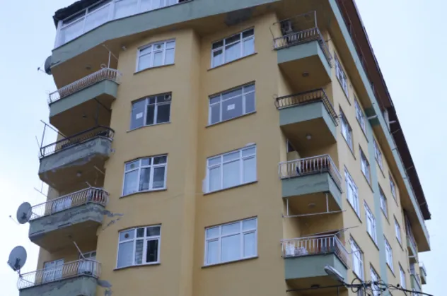 Yer: Rize... Taşıyıcı kolonlar bir bir...