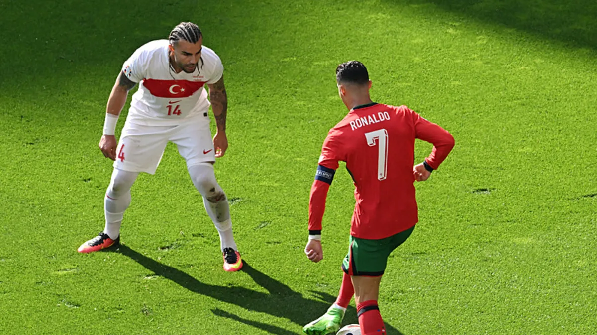 Abdülkerim Bardakcı Çekya maçında cezalı!