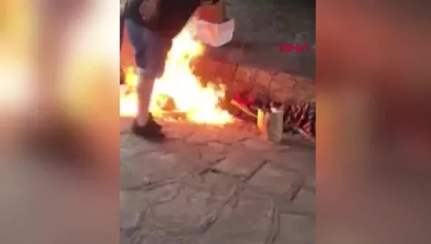 Arjantin'de kan donduran olay! Evsizlerin üzerine alkol döküp yaktı