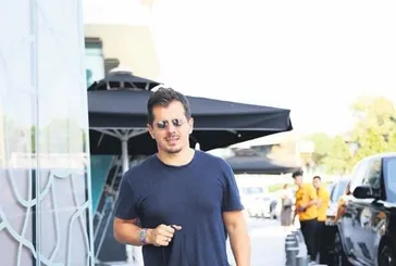 ’Görüşme yapıyorum’