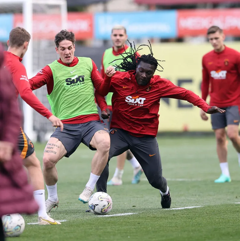 Okan Buruk'tan sürpriz karar! İşte Galatasaray'ın Kayserispor maçı 11'i - 1