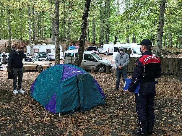 Karantina kuralını ihlal edip Yedigöller'e gelen 2 kişi yurda yerleştirildi-3