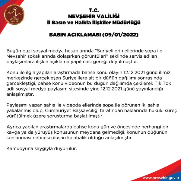 nevsehir-valisinden-aciklama-sokaklarda-sopayla-yuruyen-suriyeliler-ev-hapsine-alindi-1641809523062.jpg Nevşehir Valisi'nden açıklama: Sokaklarda sopayla yürüyen Suriyeliler ev hapsine alındı-2