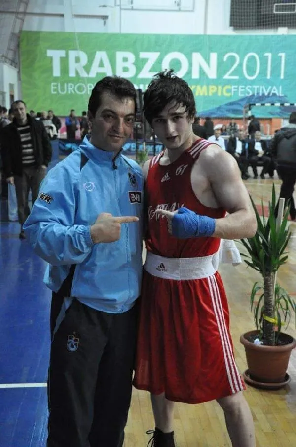 Spor dünyasını yasa boğan olay! Avrupa şampiyonu eski milli boksör Resul Küçük evinde ölü bulundu-2