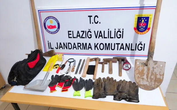 Elazığ'da 'Ejderha Taşı'na operasyon! Suçüstü yakalandılar-3