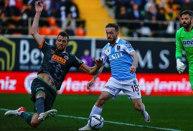 islem-tamam-abdullah-avci-alanyasporu-da-avladi-1645377537437.jpeg İşlem tamam! Abdullah Avcı Alanyaspor'u da avladı-3