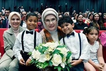 Emine Erdoğan’dan Türkiye’ye koruyucu aile çağrısı: 15 bin 803 çocuk şefkat bekliyor