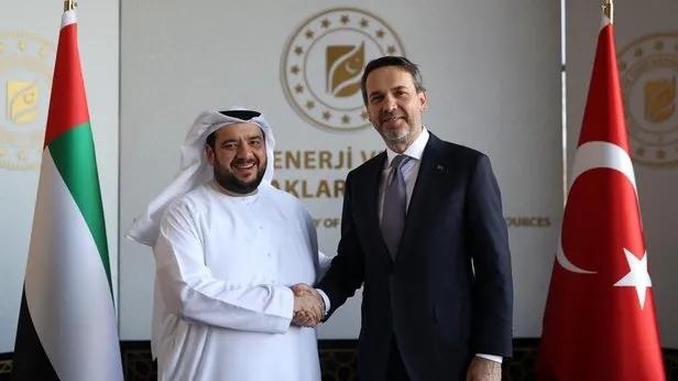 Türkiye - Körfez hattında önemli temas! Bakan Bayraktar, BAE Yatırım Bakanı ve İran Petrol Bakanı Javad ile görüştü: Enerjide işbirliği masada