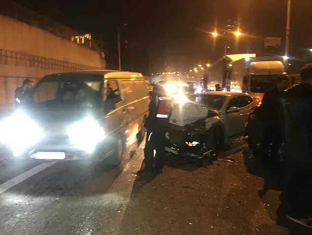 Şile Otoyolu'nda zincirleme trafik kazası: 2 yaralı-3
