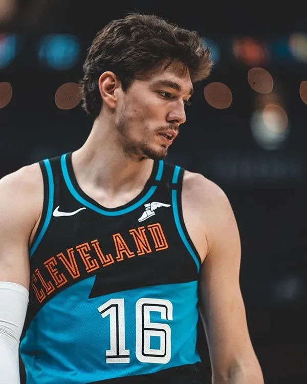 deniz-mergen-kimdir-cedi-osman-sevgilisi-deniz-mergen-kim-kac-yasinda-nereli-1594910038269.jpg Deniz Mergen kimdir? Cedi Osman sevgilisi Deniz Mergen kim, kaç yaşında, nereli?-3