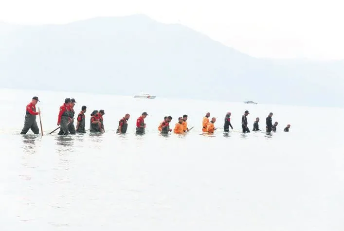 Önce başörtü sonra kıyafet