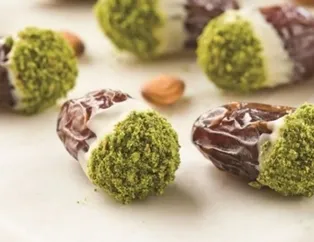 Antep fıstıklı bademli hurma