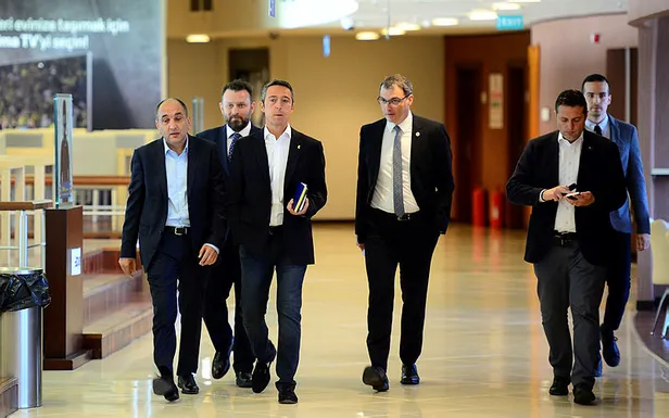 Ali Koç Damien Comolli'yi fırçaladı! İşte o an-2