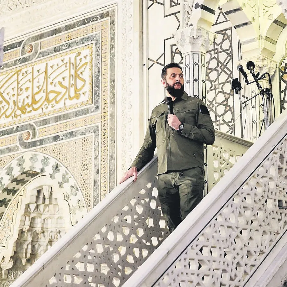 Emevi camii’nde halka seslendi