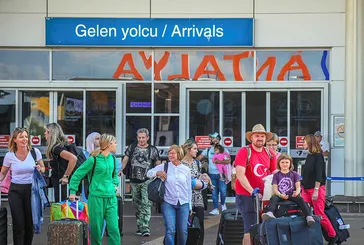 Antalya’ya turist akını! 2019 yılının da üstüne çıktı: 8 milyon 11 bin 828