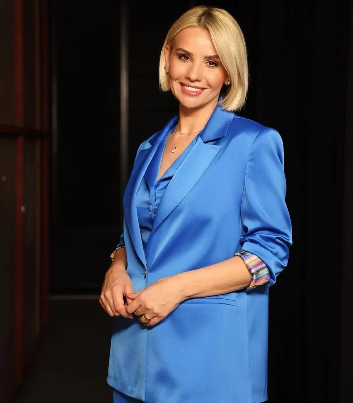 esra-eroldan-babama-benziyorum-diyen-oglu-omere-duygusal-mesaj-ilk-yorum-gorumceden-canli-yayinda-annesini-fen-1700554920574.jpg Esra Erol’dan "Babama benziyorum" diyen oğlu Ömer’e duygusal mesaj! İlk yorum görümceden! Canlı yayında annesini fena bozmuştu...-3
