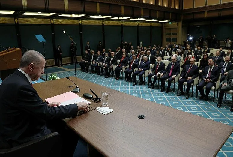 Dünya manşetlere taşıdı: Beceriksiz 6’lı koalisyon