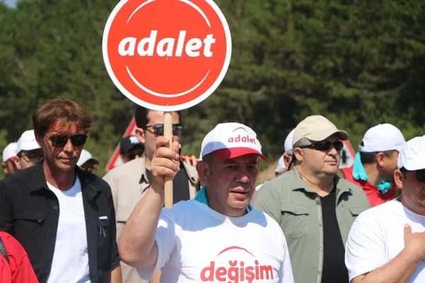 1691608462997.jpeg Tanju Özcan Barış Yarkadaş'ı bombaladı: Kupon belediyelerden Kadıköy'e aday yapıldı!-5