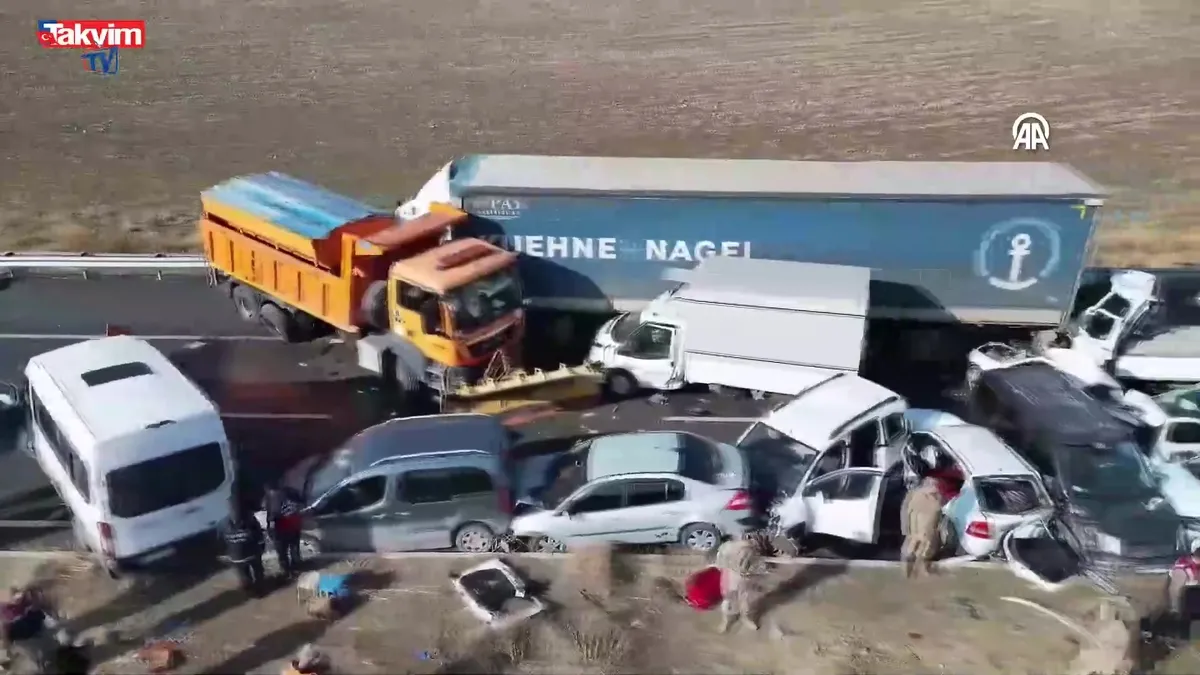 Van Erciş trafik kazası drone görüntüsü!