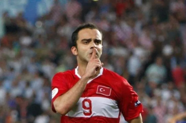 Semih Şentürk futbolu bıraktı