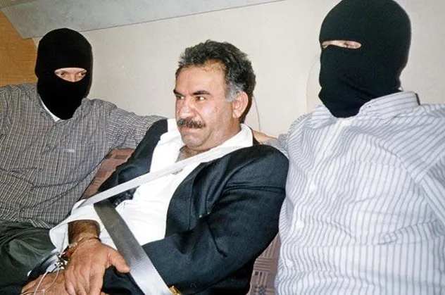 Eski Yunan Dışişleri Bakanı olan Teodoros Pangalos'un kitabında çarpıcı ifadeler: Öcalan’ın valizi dolar doluydu
