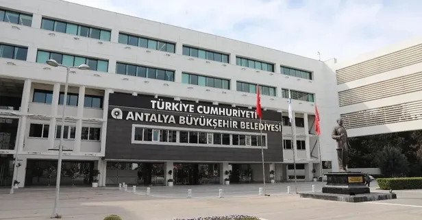 CHP'li Antalya Büyükşehir Belediyesi'ne yönelik rüşvet soruşturmasında yeni dalga: 3 gözaltı | Mahkemeden Böcek'e ret