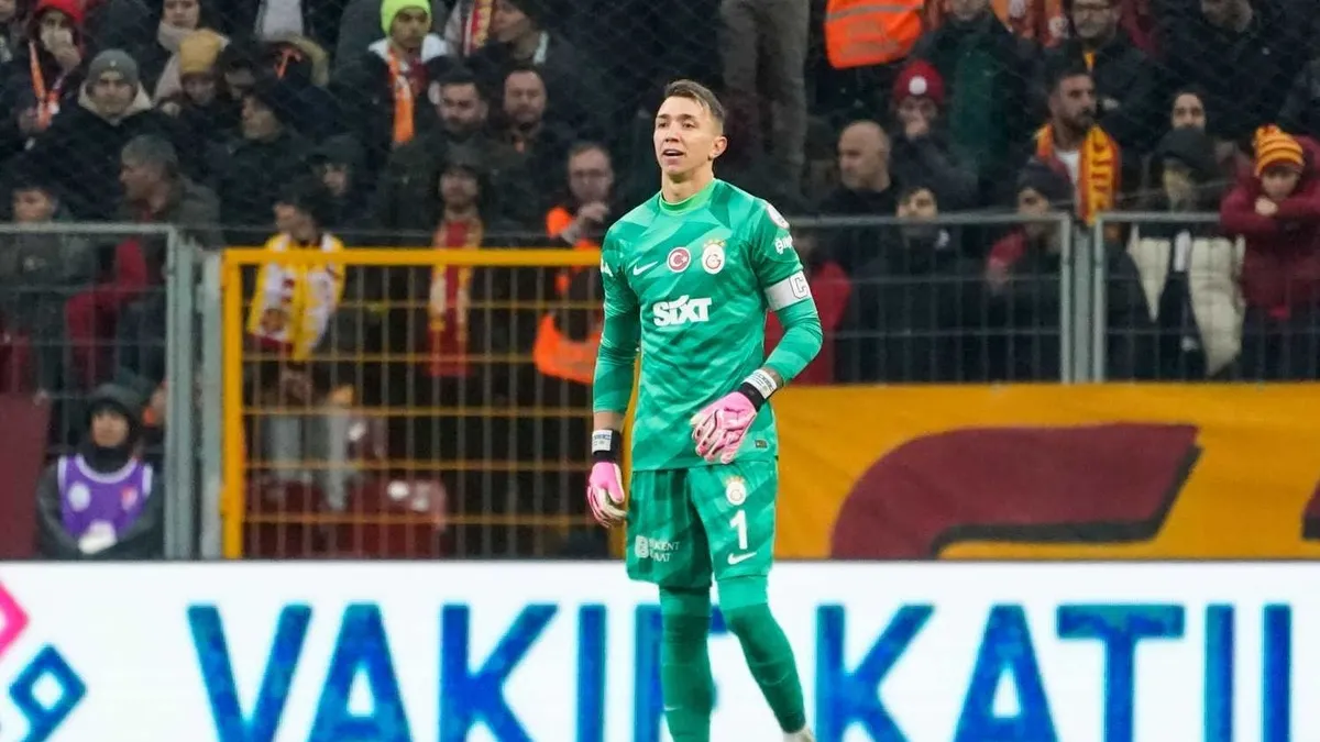 Galatasaray'da Muslera bilmecesi!
