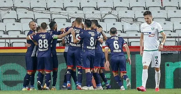 Son dakika: Antalyaspor Denizlispor maçında 3 puan tek golle geldi