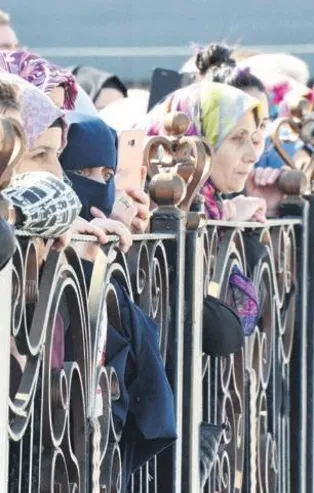 Şehit cenazesinde protokol ayıbı