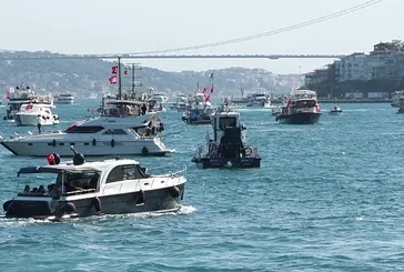 15 Temmuz şehitleri anısına 253 tekneyle Boğaz'da tarihi geçiş!