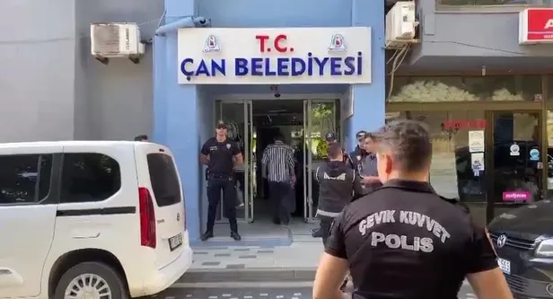 Son dakika: CHP'li Çan Belediye Başkanı Bülent Öz ve 3 kişi rüşvet ve irtikaptan adliyeye sevk edildi-5