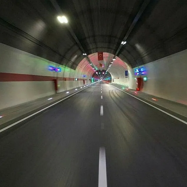 Vızır vızır araba geçiyor!