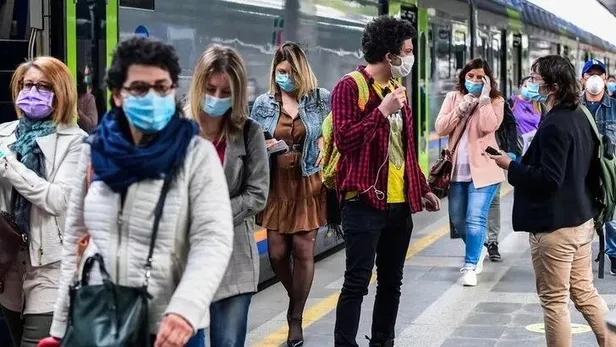 İtalya İçişleri Bakanı Lamorgese'den gençlere 'koronavirüs' uyarısı: Bunun ciddi sonuçları olabilir-4
