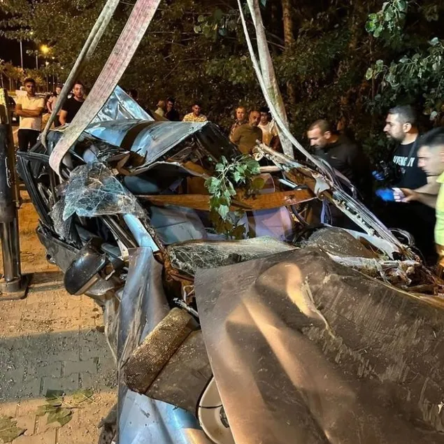 Feci kaza! 3 genç can verdi