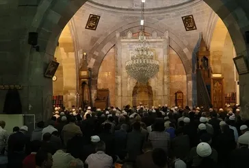 Diyanet Cuma hutbesi 5 Aralık: “İnsan Huzuru İbadetle Elde Eder"