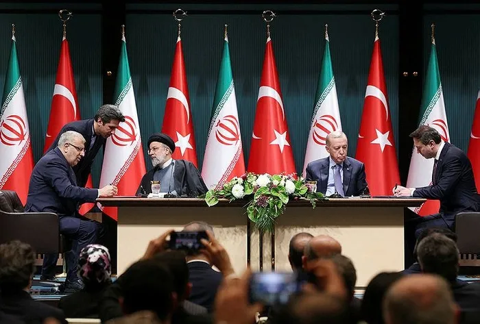 10-yeni-anlasmanin-imzalari-atildi-baskan-erdogan-ve-iran-cumhurbaskani-reisi-ortak-basin-aciklamasi-terorle-m-1706114359318.jpeg