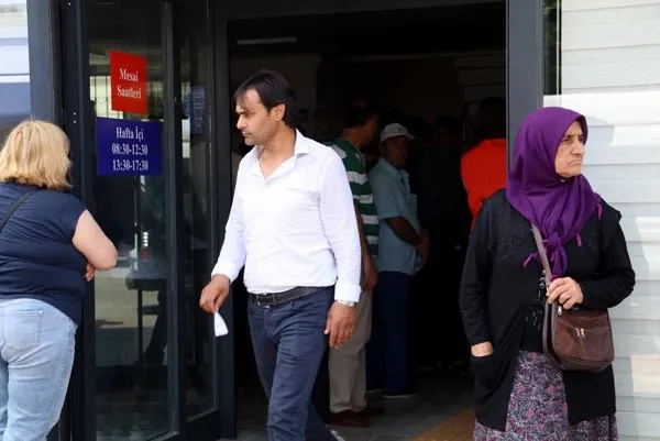 Nüfus müdürlükleri doldu taştı! Adres değişikliği nasıl yapılır? Adres değişikliği için son tarih ne zaman? Eski nüfus cüzdanıyla oy kullanılabilecek mi?-3