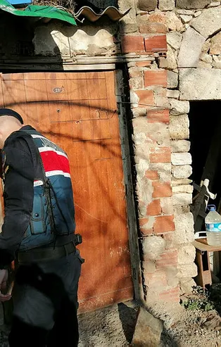 İzmir'de aranan 55 kişi yakalandı