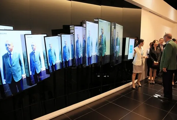 Cumhurbaşkanı Erdoğan Samsung tesislerini gezdi-6