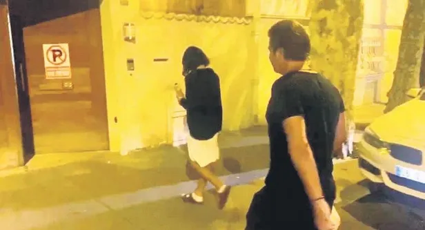 sevgilisiyle-goruntulenen-merve-bolugur-fast-food-zincirinden-hamburger-menu-yerken-goruntulendi-saklambac-hab-1661376076250.jpeg Merve Boluğur fast food zincirinden hamburger menü yerken görüntülendi |Saklambaç haberleri-6