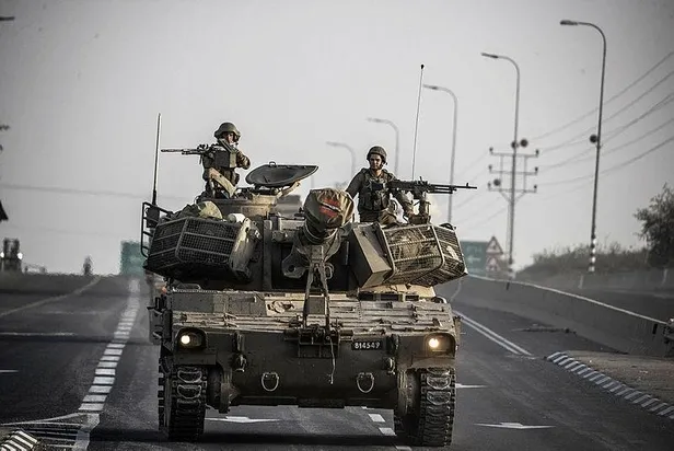 Filistinliler, Katil İsrail'e destek veren Fransa Cumhurbaşkanı Macron'un ziyaretini protesto etti-7